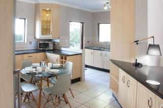 Hillside Villa - Featherbrooke - Krugersdorp - 6