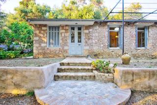 Black Olive Cottage Paramonas - 1