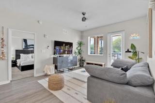 Cozy Retreat 2 BR Hideaway Moments from the Sand - Boynton Beach - 9
