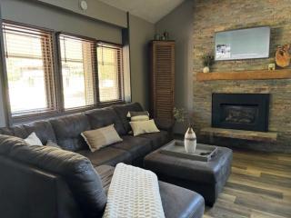 Spacious Boyne Mountain Condo- Sleeps 14 - Boyne Falls - 8