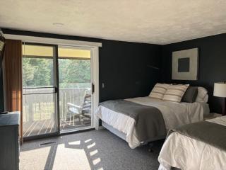 Spacious Boyne Mountain Condo- Sleeps 14 - Boyne Falls - 4