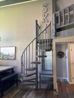 Spacious Boyne Mountain Condo- Sleeps 14 - Boyne Falls - 1