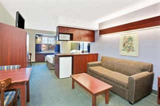Microtel Inn & Suites by Wyndham Detroit Roseville - 1