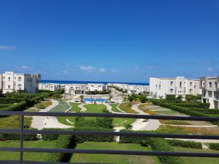 Amwaj Prime Chalet with a Sea View شاليه أمواج الساحل الشمالي السعر شامل شحن الكهرباء و المياه و الأستعلام الأمني وغير شامل شحن كروت الإيجار - El-Alamein - 0