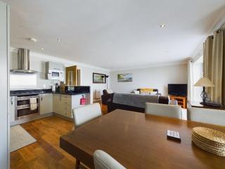Cosy 3 bedroom apartment in central Portrush with sea views - Portrush - 5