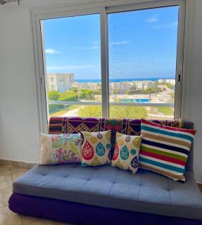 Amwaj Prime Chalet with a Sea View شاليه أمواج الساحل الشمالي السعر شامل شحن الكهرباء و المياه و الأستعلام الأمني وغير شامل شحن كروت الإيجار - El-Alamein - 6