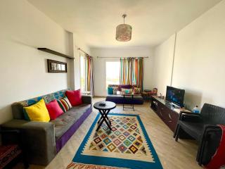 Amwaj Prime Chalet with a Sea View شاليه أمواج الساحل الشمالي السعر شامل شحن الكهرباء و المياه و الأستعلام الأمني وغير شامل شحن كروت الإيجار - El-Alamein - 5