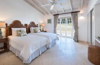 Royal Apartments 3 Bedrooms Communal Pool - Saint James - 4
