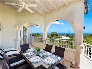 Royal Apartments 3 Bedrooms Communal Pool - Saint James - 2