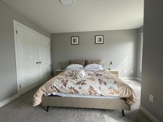 Fully Detached 4 Bedroom House in Kitchener - Kitchener - 1