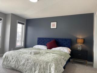 Fully Detached 4 Bedroom House in Kitchener - Kitchener - 3