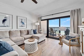 The Palms 1015 - 0