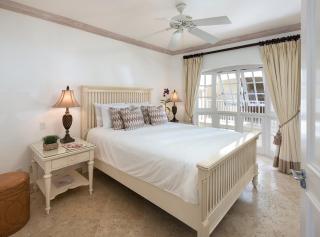 Royal Apartments 2 Bedrooms Communal Pool - Saint James - 6