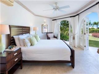 Royal Apartments 2 Bedrooms Communal Pool - Saint James - 1