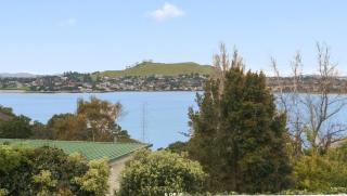 Kiwi Holiday Home with a View - Auckland - 6