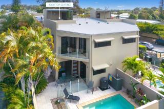 'Bay View' with Pool and Rooftop Entertaining Area - Hervey Bay - 5