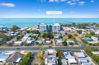 'Bay View' with Pool and Rooftop Entertaining Area - Hervey Bay - 4