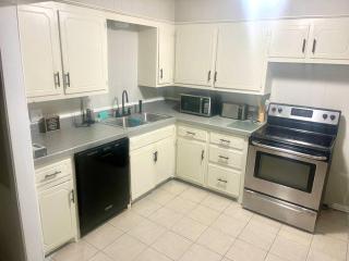 Your Home away from Home - Lawton - 6