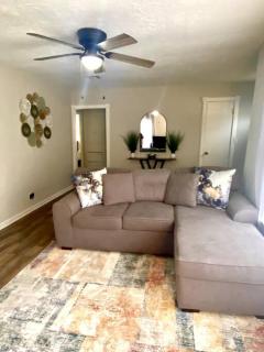 Your Home away from Home - Lawton - 5