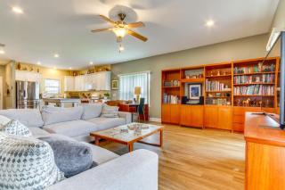 Pet-Friendly Pensacola Home about 2 Mi to Bruce Beach! - Pensacola - 7