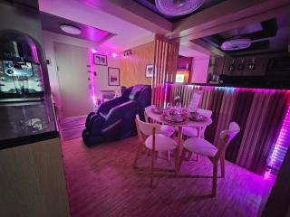 Dlighful Pad's MassageChair FreeParking Bar Park Garden - Manila - 8