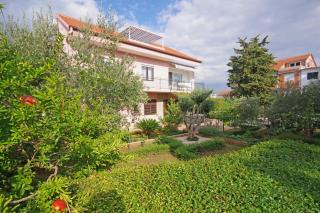 Apartments with parking spaces Pirovac, Sibenik - 23285 - Pirovac - 0
