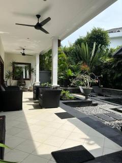 Villa Teratai - Seminyak - 0
