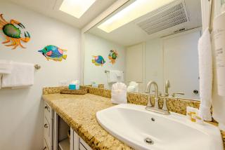 Seagulls Serenade Cozy 1BR Hideaway near Beach 206 - 1