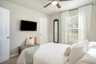 The Southern Sapphire - A Cozy Lake View Getaway - 4
