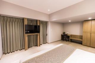 The Augusta Club & Resort - Limodra - 4