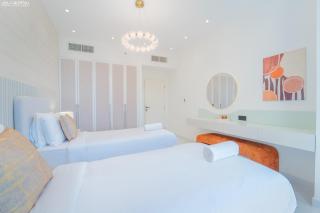 JBR Amwaj 4 , Upgraded Sea and Ain Dubai Views, 2m walk to Beach By Gardenia Suitse - 3