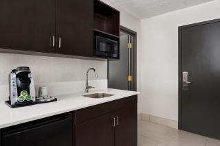 Holiday Inn & Suites Albuquerque Airport by IHG - Albuquerque - 7