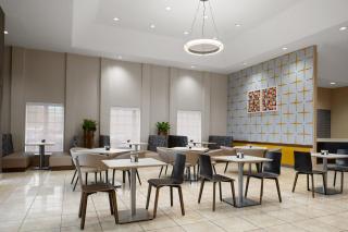Holiday Inn & Suites Albuquerque Airport by IHG - 3