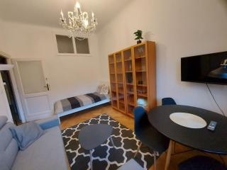 Warsaw Holiday Apartment - 8