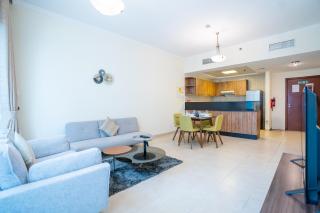RH - Best location, 01 BR Spacious, walk to burj - Dubai - 4