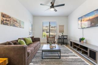 CozySuites at Kierland Commons with pool #13 - 9