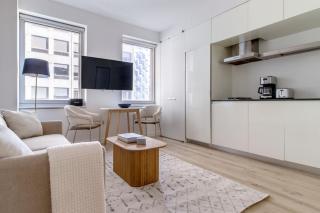 Midtown West 1br w gym wd nr bryant park NYC-1380 - 5