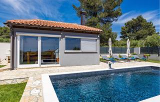 3 Bedroom Cozy Apartment In Medulin - Medulin - 2