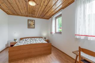 Vineyard Homestead Vrtin - Happy Rentals - 4