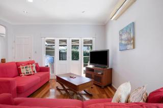 Paddington Cottage - A Classic Queenslander Stay - 3