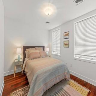 Bright & Modern Home with Patio - Philadelphia - 2