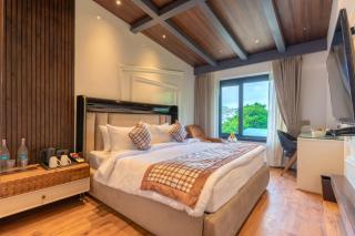 Hanric by Eight Continents, Ikshana Luxe - 4