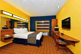 Microtel Inn & Suites by Wyndham New Braunfels I-35 - New Braunfels - 3