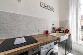 All in Lyon | T2 rénové 2024 – Lyon 6 / Villeurbanne - Lyon - 3