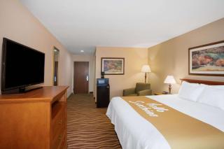 Days Inn & Suites by Wyndham Cuba - Cuba - 1