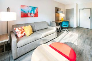 Comfort Suites - London - 3