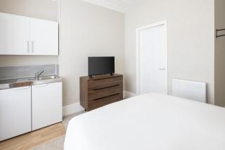 Host & Stay - Clifton Studios - 3