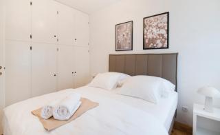 PALM TREE SUPERIOR APARTMENT - specially designed three-room apartment - top location right next to the beach and the center - beautiful terrace - 5