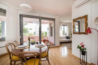 PALM TREE SUPERIOR APARTMENT - specially designed three-room apartment - top location right next to the beach and the center - beautiful terrace - 7