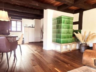 Chalet Happy Cow - Top Lage nähe Bodensee, Rheinfall, Schaffhausen & Zürich - Ländliche Idylle mit Privat-Parkplatz und viel Komfort - 120m2 - 3 Stockwerke - 1